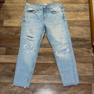 Zara women’s Distressed cigarette style Light Blue Jeans Size 8